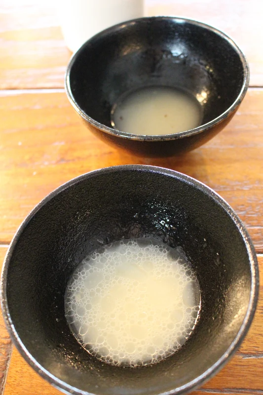 器に注がれた二種類の出汁